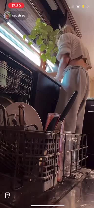 Big boobed adole gets the washing mashine in hidden camera