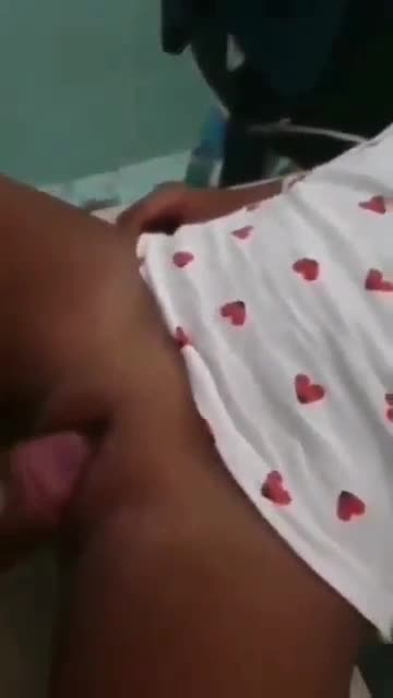 Horny dad exposes daughter's naked pussy and cums all over it (homemade)