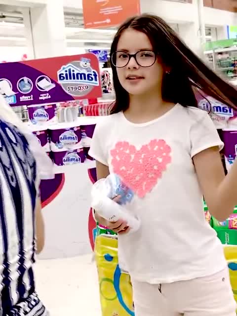 hidden cam public of hot teenager