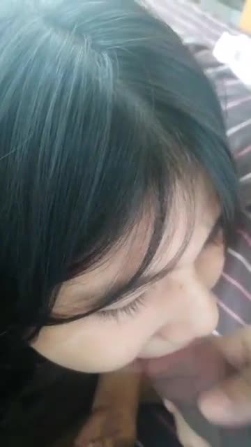Hot teenage daughter deepthroating and swallowing daddy's load