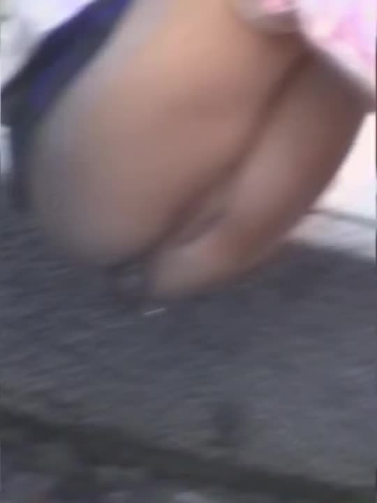 hidden cam girls pee outside