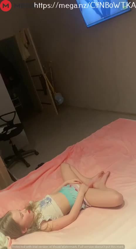 8 year old girl watching porn and masturbating.part