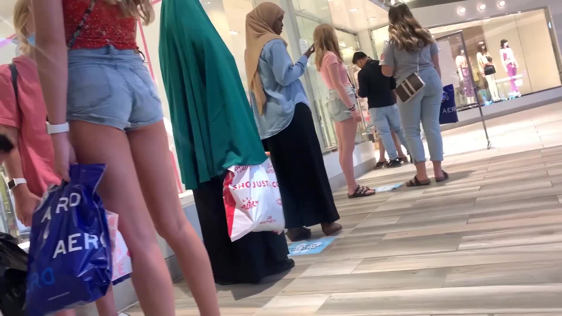 hidden cam of teenager butt in public